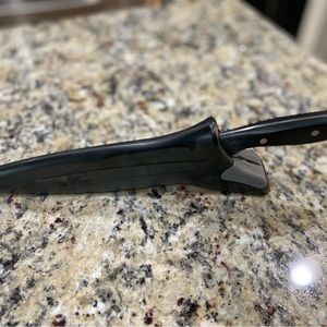 Pampered Chef 8” self sharpening knife